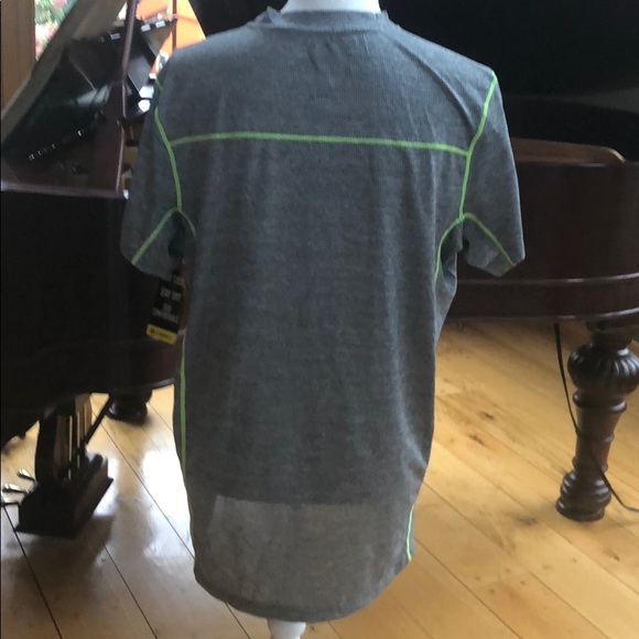 New with tags John Deere t-shirt size large - Picture 2 of 4